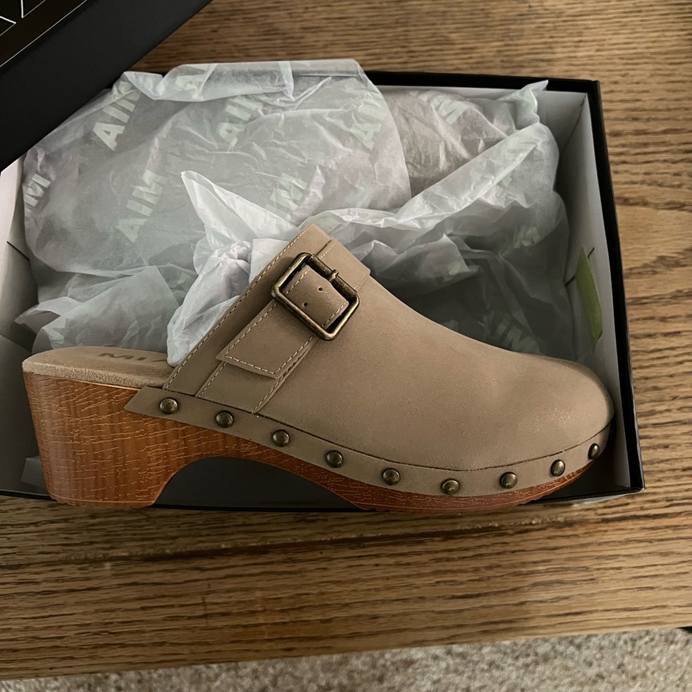 Clogs